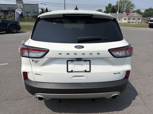 Certified 2022 Ford Escape SEL w/ Technology Package AWD/4WD image 4