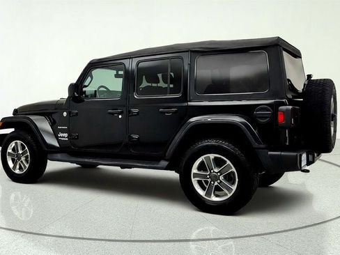 Used 2022 Jeep Wrangler Unlimited Sahara w/ Cold Weather Group AWD/4WD image 7