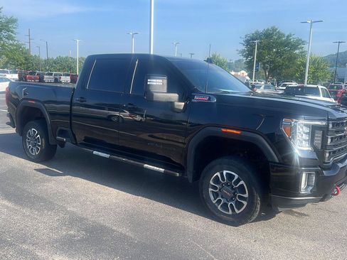 Used 2022 GMC Sierra 2500 AT4 AWD/4WD image 3