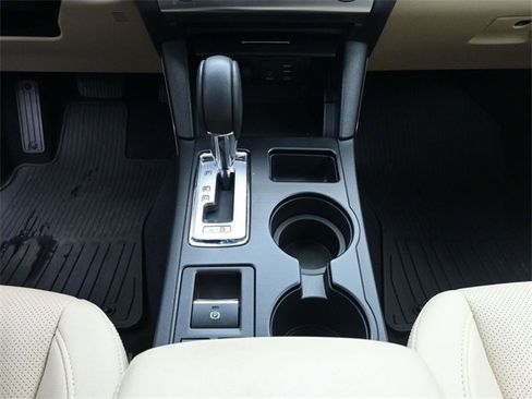 Used 2016 Subaru Outback 3.6R Limited image 13