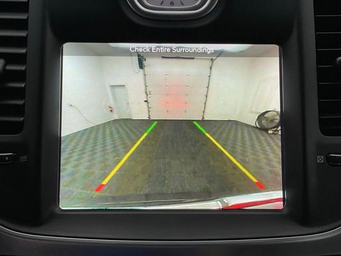 Used 2019 Chrysler 300 Touring w/ Sport Appearance Package RWD image 4