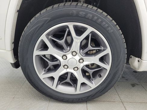 Used 2021 Jeep Grand Cherokee Overland AWD/4WD image 31