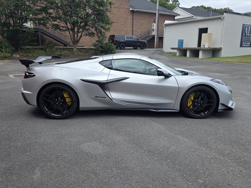 New 2027 Chevrolet Corvette Z06 w/ Z07 Performance Package RWD image 12