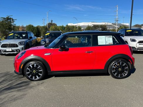 Used 2024 MINI Cooper SE image 2