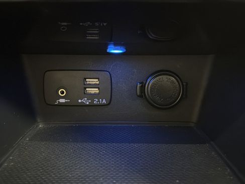 Used 2023 Subaru Forester Limited image 32