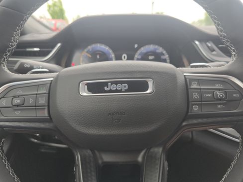 Used 2025 Jeep Grand Cherokee L Laredo w/ Luxury Tech Group I image 28