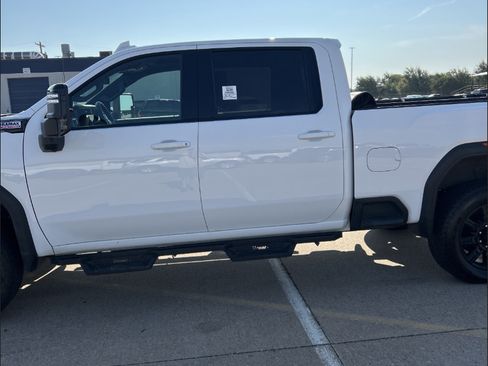 Used 2025 GMC Sierra 2500 AT4 AWD/4WD image 5