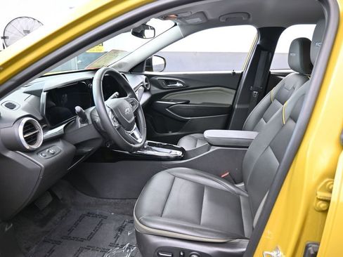 Used 2024 Chevrolet Trax ACTIV FWD image 11