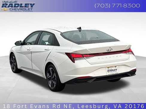 Used 2023 Hyundai Elantra SEL w/ Convenience Package FWD image 3