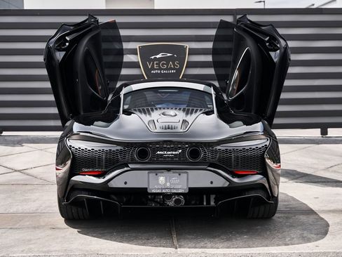 Used 2024 McLaren Artura image 21