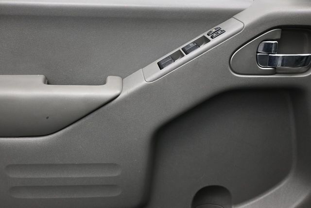 Used 2019 Nissan Frontier SV RWD image 6