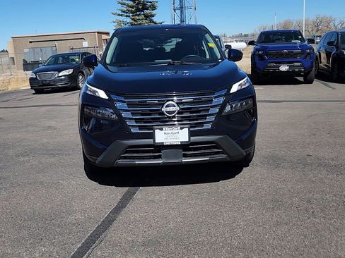 Used 2025 Nissan Rogue SV AWD/4WD image 4