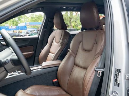 Used 2023 Volvo XC60 T8 Ultimate w/ Protection Package Premier AWD/4WD image 19