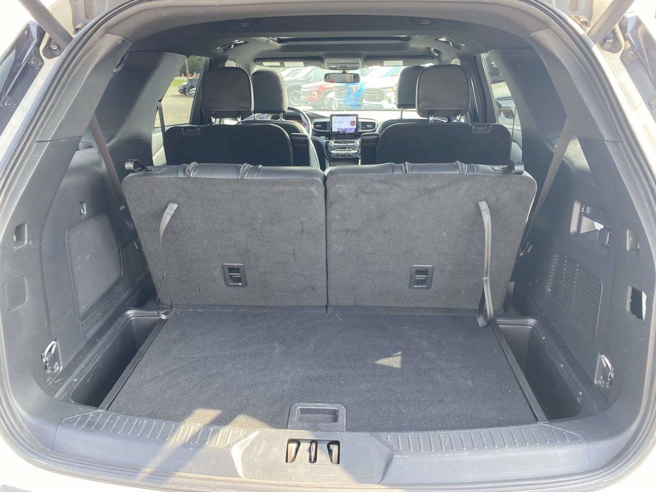 Used 2023 Ford Explorer ST-Line w/ Class IV Trailer Tow Package RWD image 18