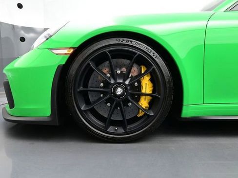 Used 2018 Porsche 911 GT3 RWD image 6