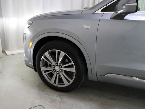 Certified 2025 Cadillac XT6 Premium Luxury AWD/4WD image 36