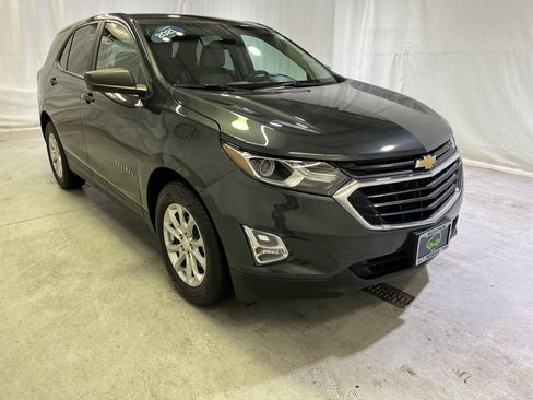 Certified 2021 Chevrolet Equinox LS w/ LS Convenience Package FWD image 2