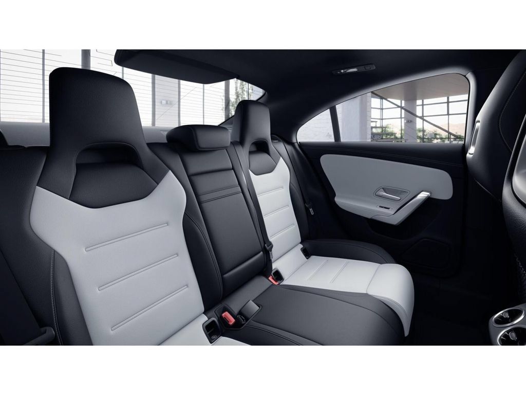 Certified 2022 Mercedes-Benz CLA 35 AMG 4MATIC image 5