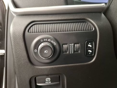 Used 2024 Jeep Wagoneer Series II w/ Flexible Seating Group RWD image 20