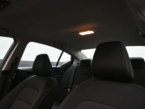 Used 2025 Nissan Altima 2.5 SV image 2