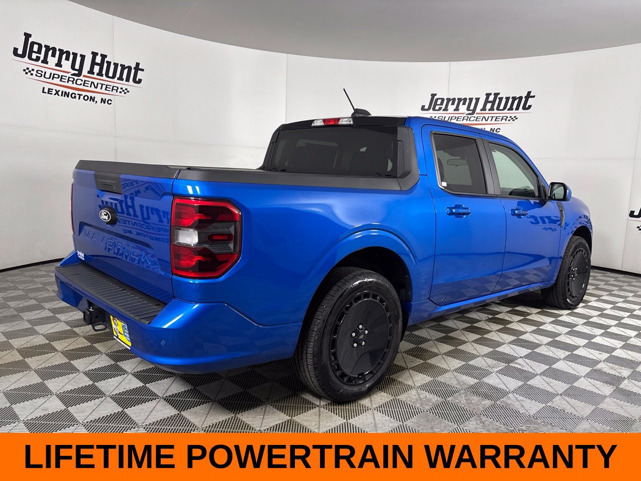 Used 2025 Ford Maverick Lobo AWD/4WD image 6