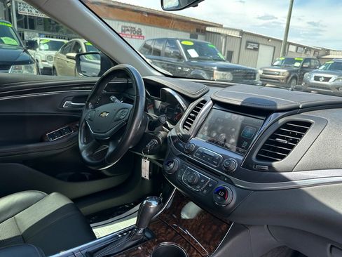 Used 2015 Chevrolet Impala LT FWD image 8