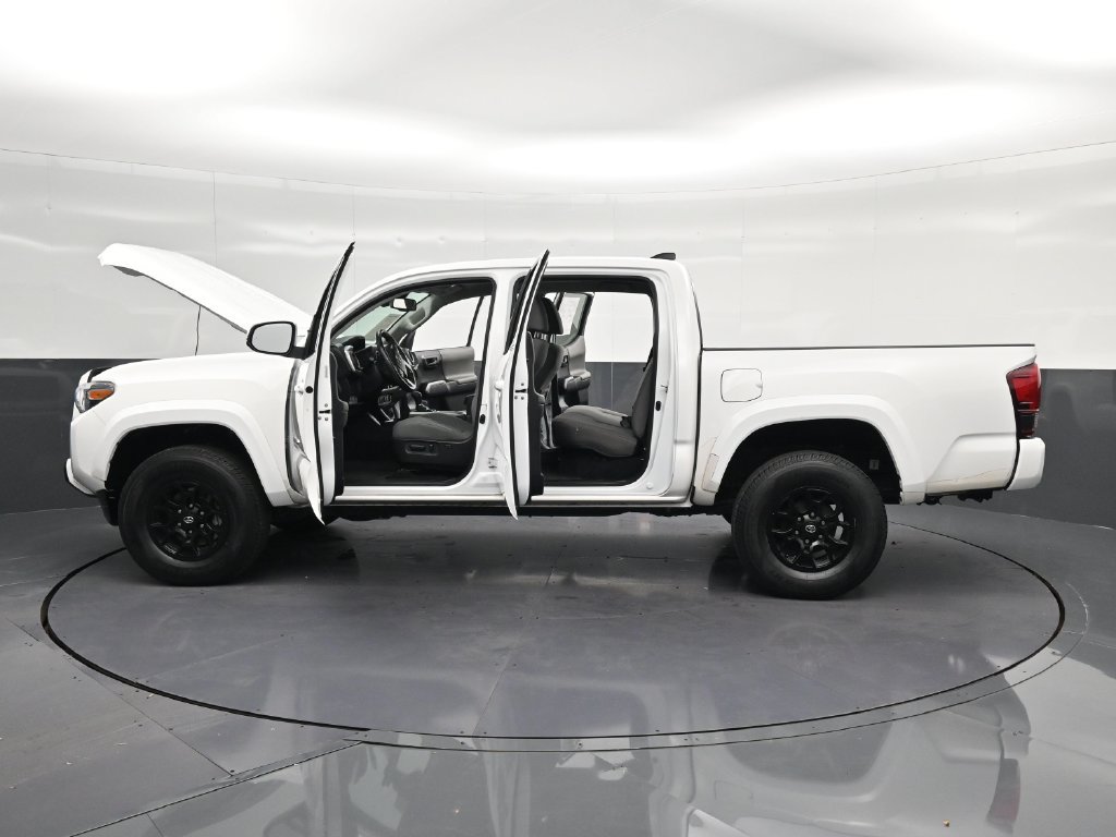 Used 2022 Toyota Tacoma SR5 w/ Technology Package RWD image 40