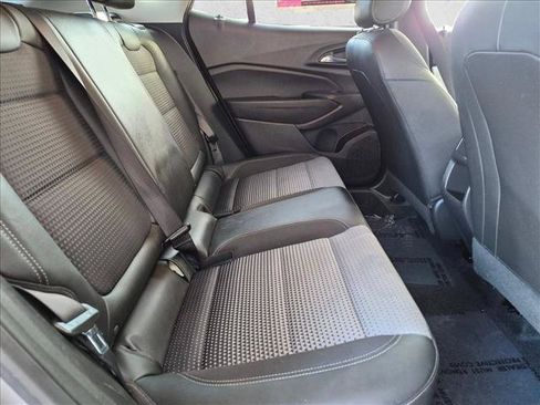 Used 2025 Chevrolet Trax LT w/ Driver Confidence Package FWD image 28