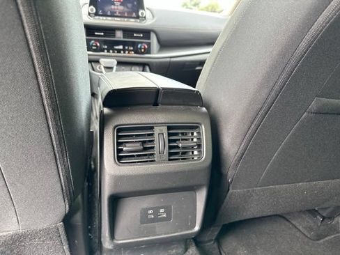 Used 2023 Nissan Rogue SV AWD/4WD image 16