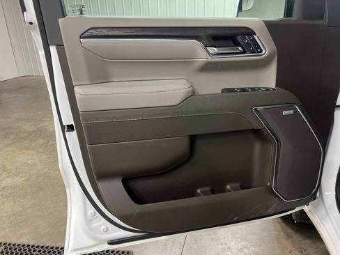 New 2026 GMC Sierra 1500 SLT w/ SLT Convenience Package image 14