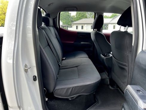 Used 2018 Toyota Tacoma SR5 image 18