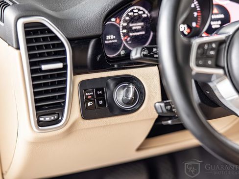 Used 2019 Porsche Cayenne AWD/4WD image 20