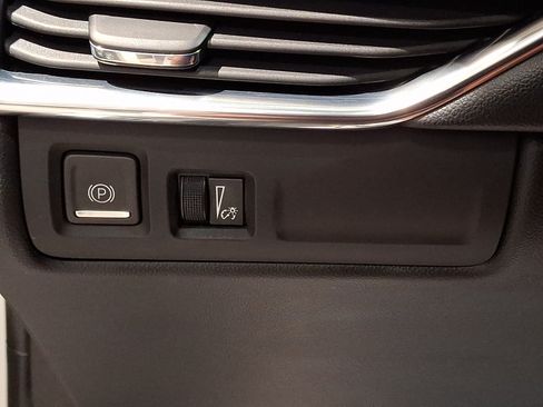 Certified 2023 Cadillac XT4 Premium Luxury w/ Cold Weather Package AWD/4WD image 31
