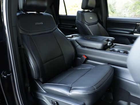 Used 2025 Ford Expedition Platinum w/ Stealth Performance Package AWD/4WD image 45