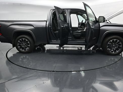 Used 2022 Toyota Tundra Limited AWD/4WD image 38