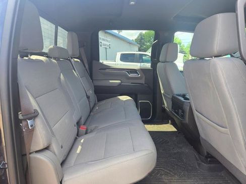 Used 2023 Chevrolet Silverado 1500 LT Trail Boss w/ Convenience Package II AWD/4WD image 16