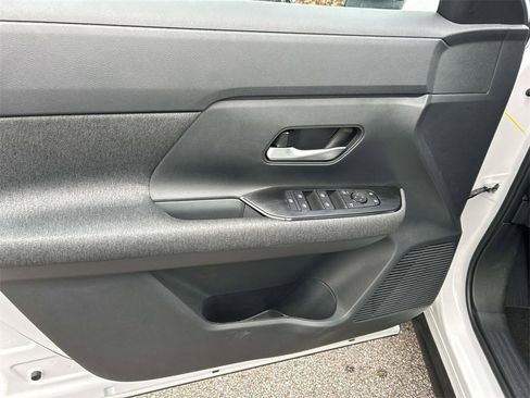 New 2026 Nissan Kicks SV image 19