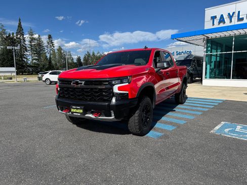 Used 2023 Chevrolet Silverado 1500 ZR2 image 3