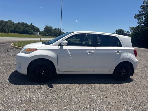 Used 2011 Scion xD FWD image 4