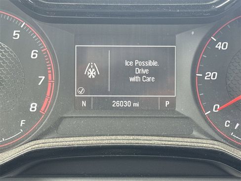 Certified 2024 Chevrolet Trax RS w/ Driver Confidence Package image 4