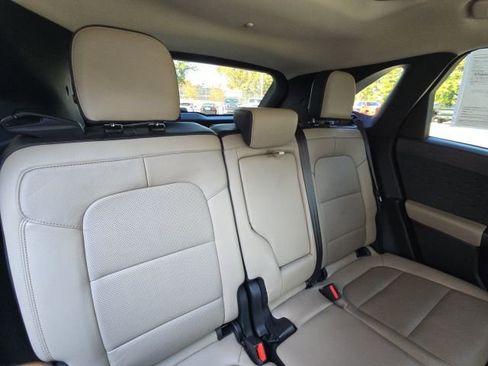 Used 2020 Ford Escape Titanium image 17