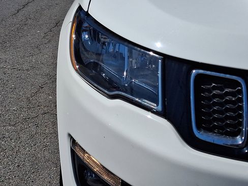 Used 2018 Jeep Compass Latitude w/ Popular Equipment Group image 9