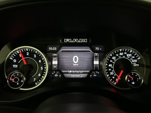 Used 2020 RAM 1500 Laramie AWD/4WD image 17