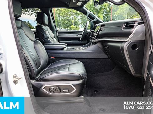 Used 2024 Jeep Wagoneer L Series II w/ Flexible Seating Group image 23