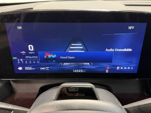 Used 2024 Chevrolet Traverse RS image 19