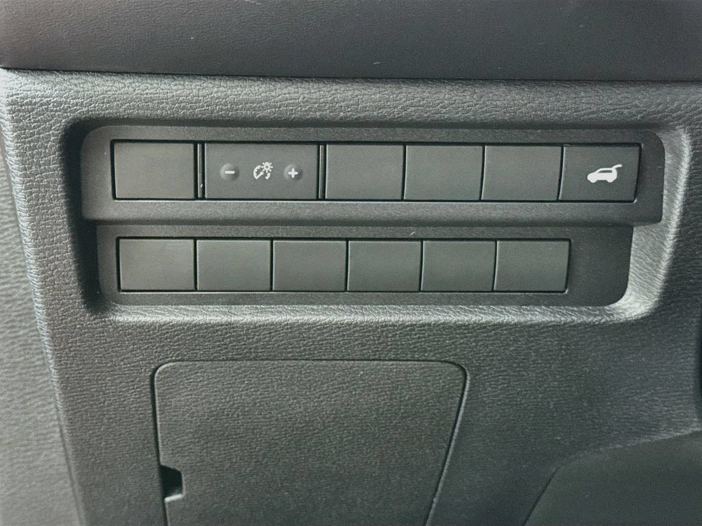 Used 2022 Mitsubishi Outlander SE AWD/4WD image 10