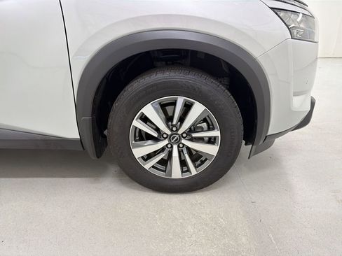 Certified 2025 Nissan Pathfinder SL w/ Cargo Package AWD/4WD image 14