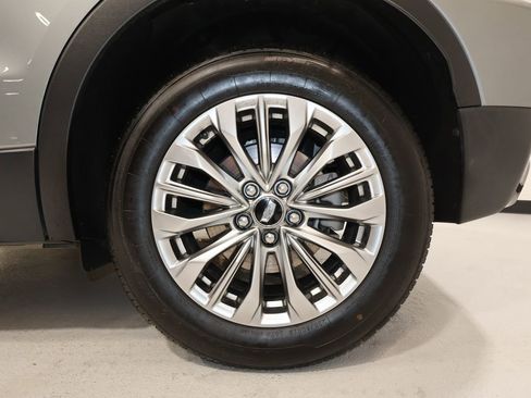 Certified 2025 Cadillac XT4 Premium Luxury image 33