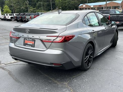 New 2026 Toyota Camry SE FWD image 3
