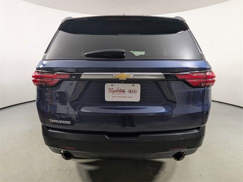 Used 2022 Chevrolet Traverse LS image 6